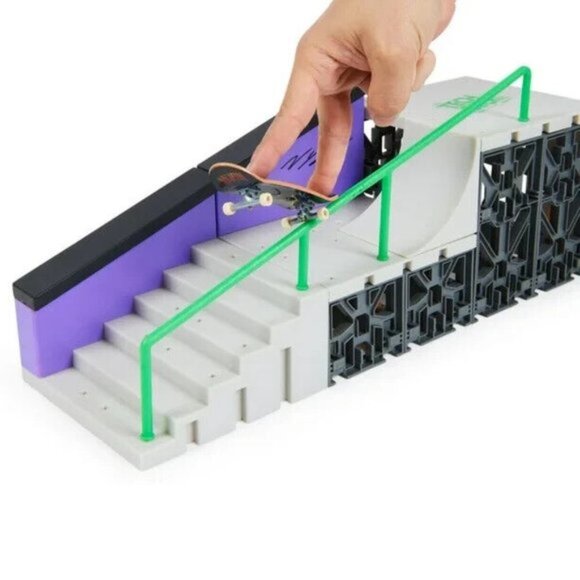 Tech Deck VS Series- Danny Way & Nyjah Huston X Connect Playset TARGET- NIB - Picture 2 of 6